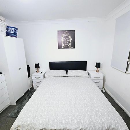 Lovely Fully Furnished One Bed Flat To Let Enfield Exterior foto